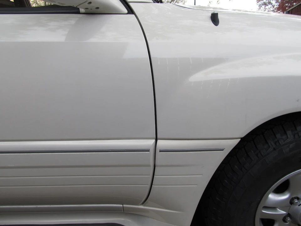 1999 Lexus LX 1st Gen - Image 21 of 31