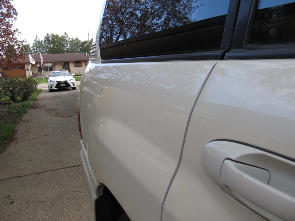 1999 Lexus LX 1st Gen - Image 27 of 31