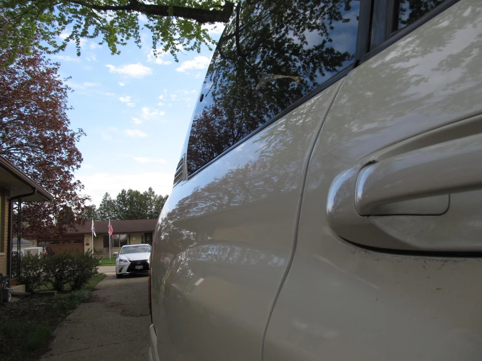 1999 Lexus LX 1st Gen - Image 28 of 31