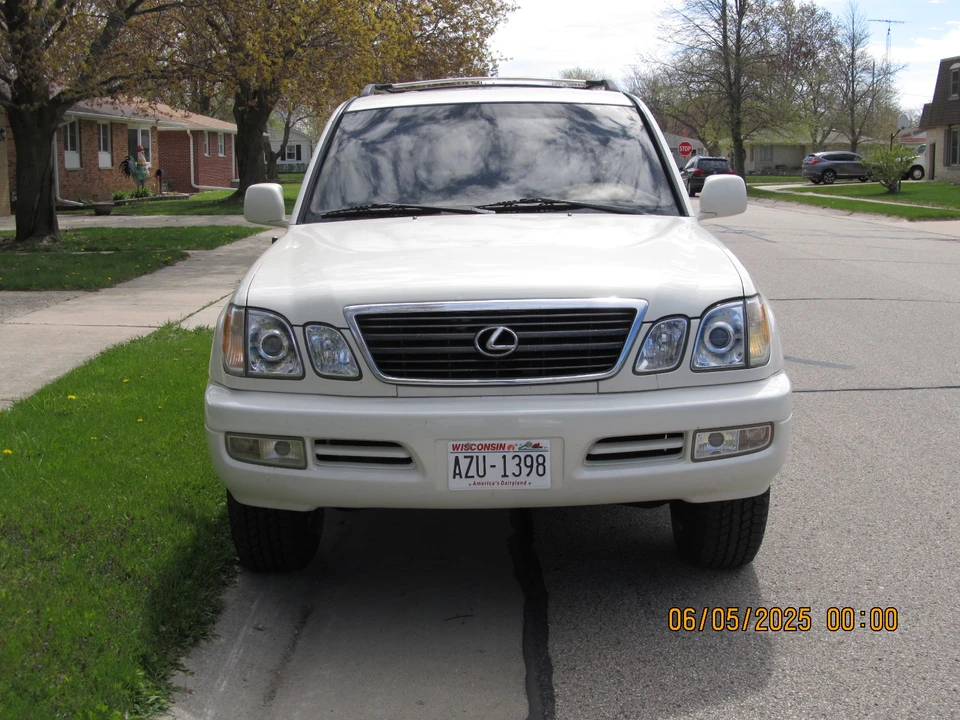 1999 Lexus LX 1st Gen - Image 11 of 31