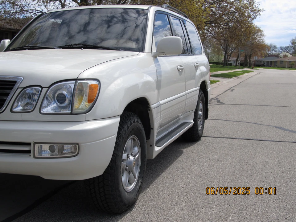 1999 Lexus LX 1st Gen - Image 15 of 31