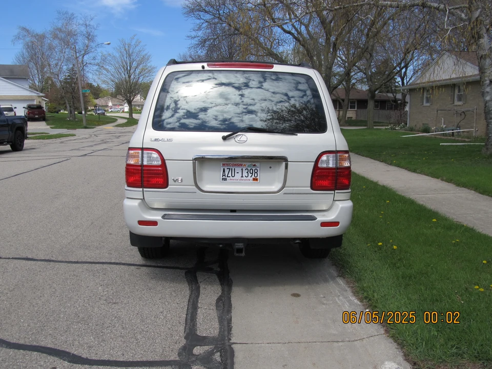1999 Lexus LX 1st Gen - Image 13 of 31