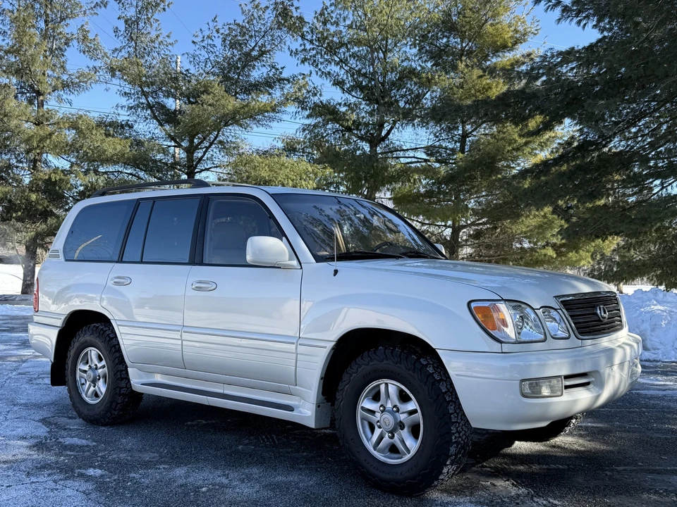 1999 Lexus LX 2nd Gen - Image 3 of 31