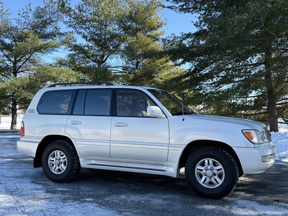 1999 Lexus LX 2nd Gen - Image 4 of 31