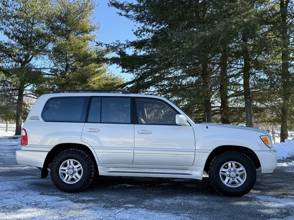 1999 Lexus LX 2nd Gen - Image 5 of 31