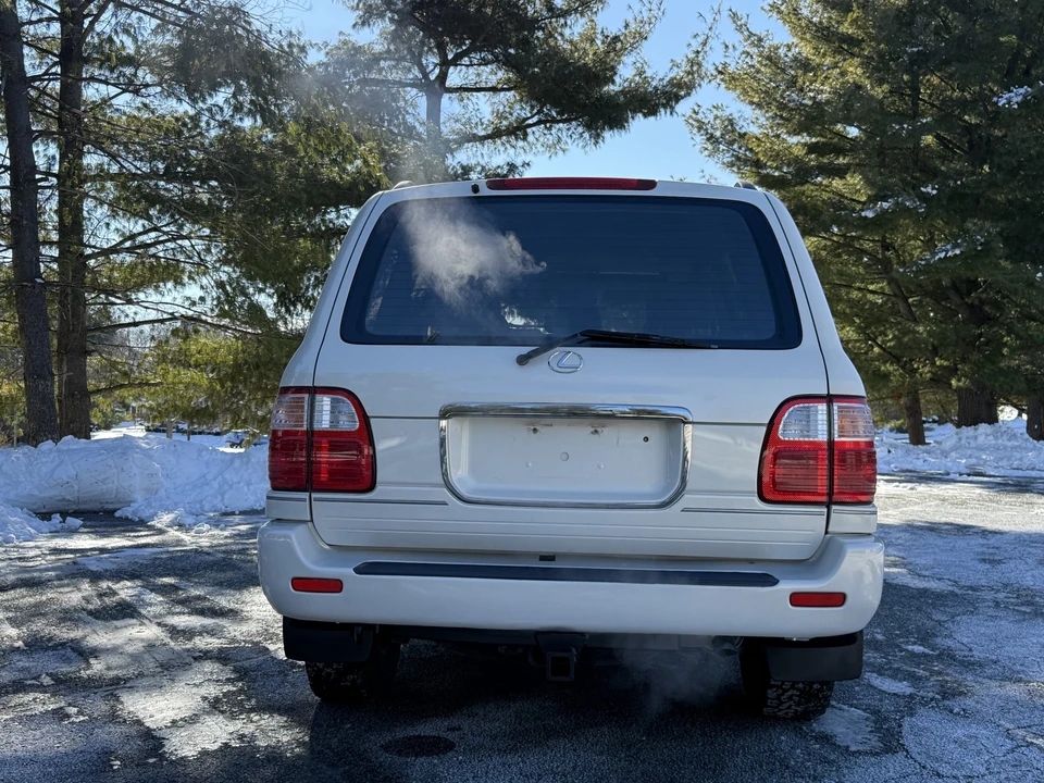 1999 Lexus LX 2nd Gen - Image 9 of 31
