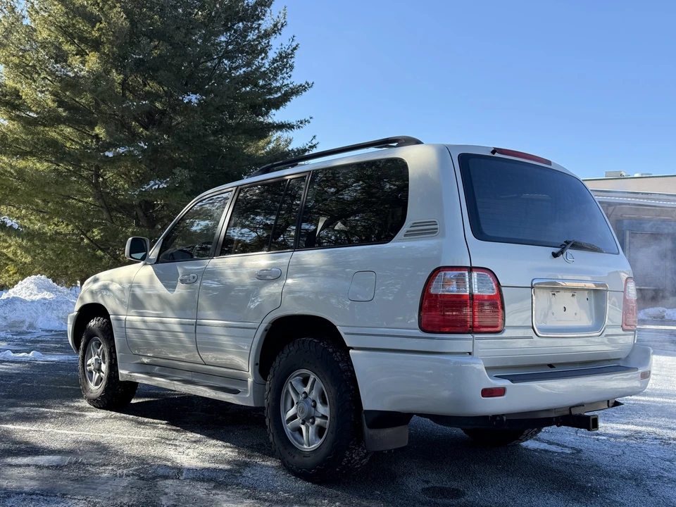 1999 Lexus LX 2nd Gen - Image 12 of 31