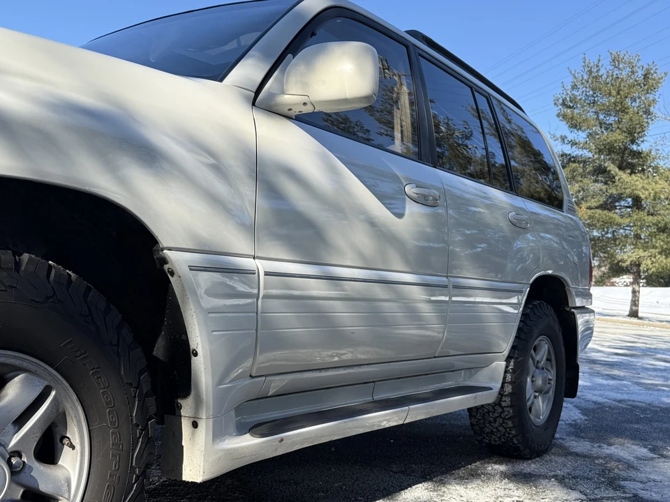 1999 Lexus LX 2nd Gen - Image 30 of 31