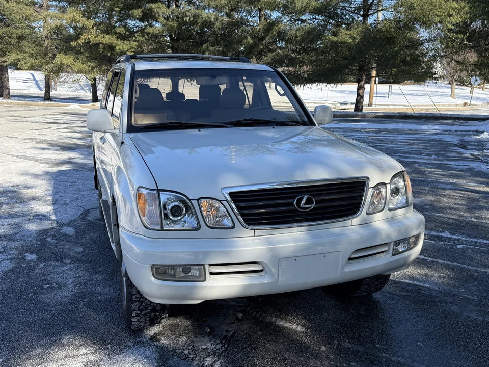 1999 Lexus LX 2nd Gen - Image 25 of 31
