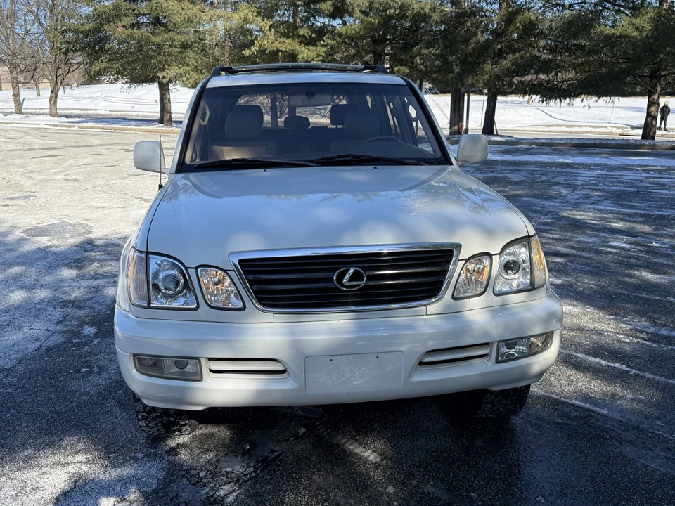1999 Lexus LX 2nd Gen - Image 27 of 31