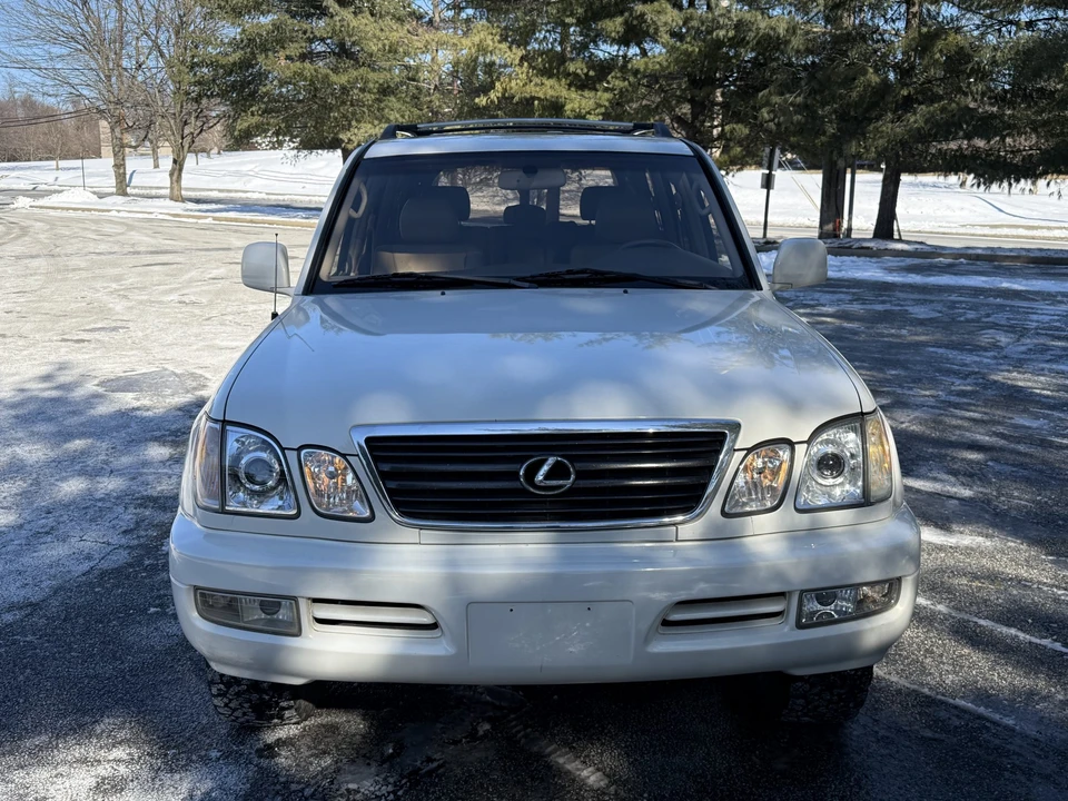 1999 Lexus LX 2nd Gen - Image 28 of 31