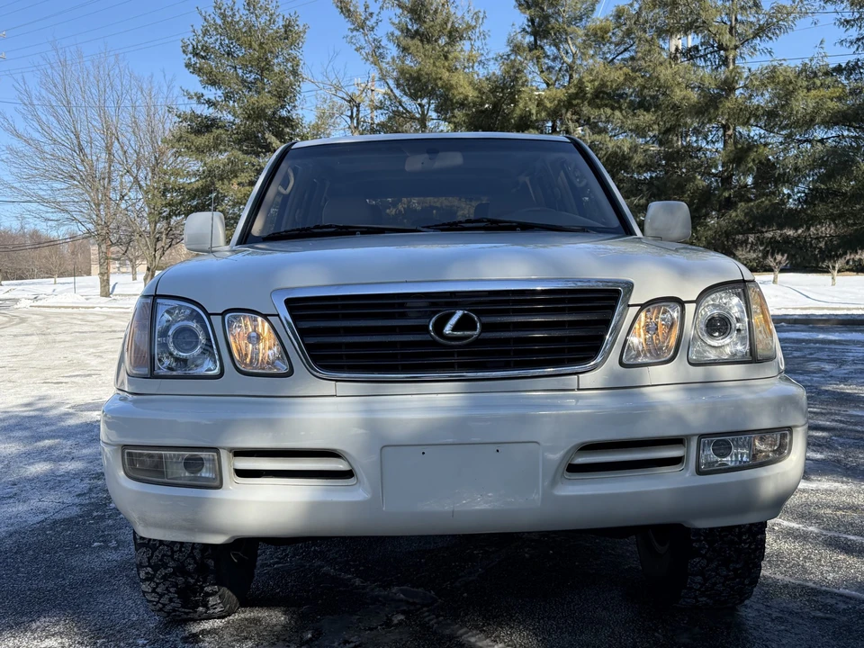 1999 Lexus LX 2nd Gen - Image 29 of 31