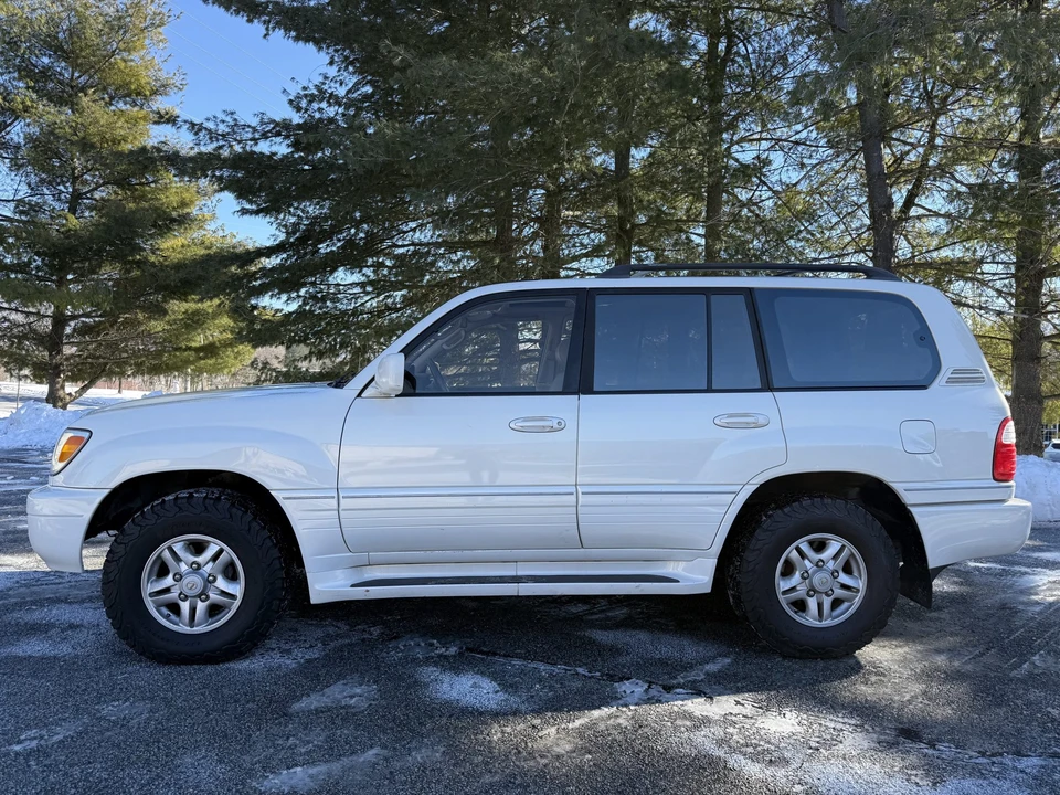 1999 Lexus LX 2nd Gen - Image 13 of 31