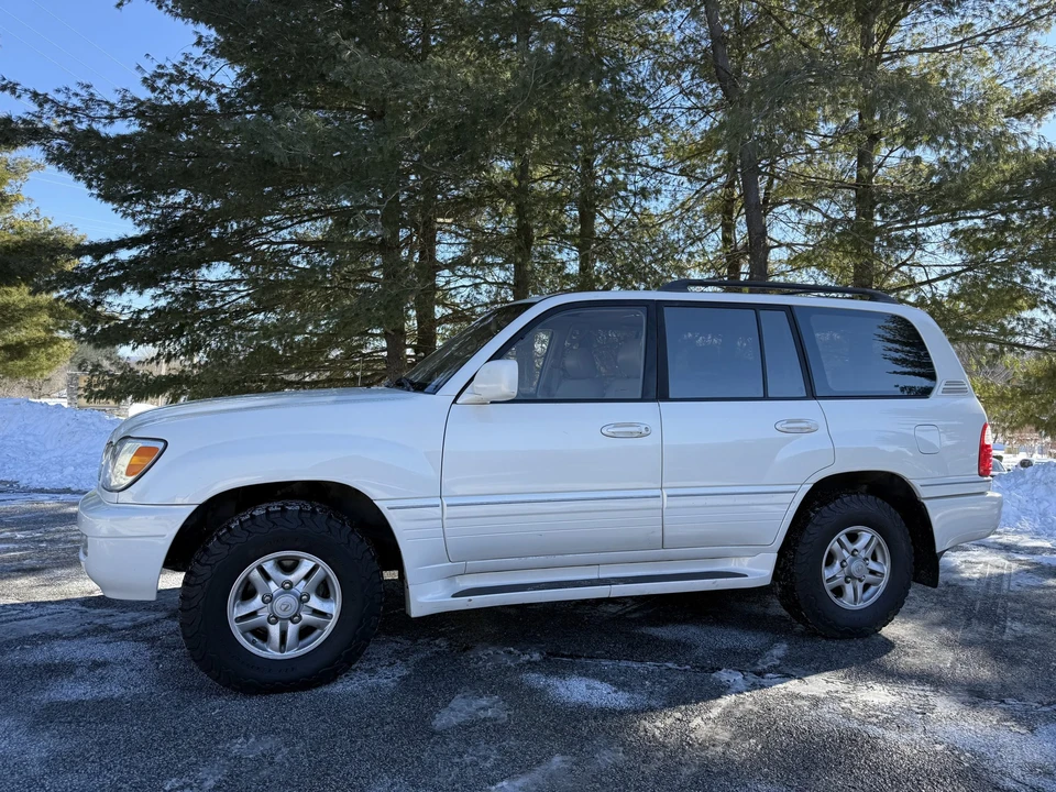 1999 Lexus LX 2nd Gen - Image 14 of 31