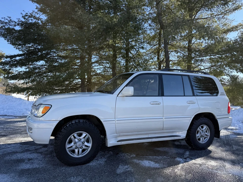 1999 Lexus LX 2nd Gen - Image 15 of 31