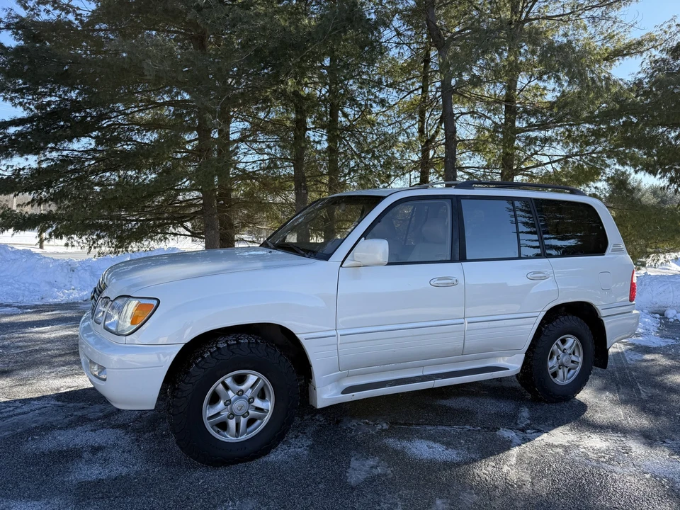 1999 Lexus LX 2nd Gen - Image 18 of 31
