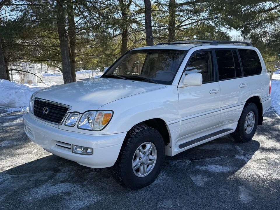1999 Lexus LX 2nd Gen - Image 19 of 31