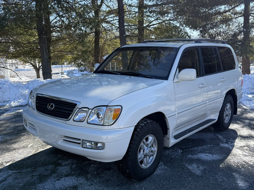 1999 Lexus LX 2nd Gen - Image 20 of 31