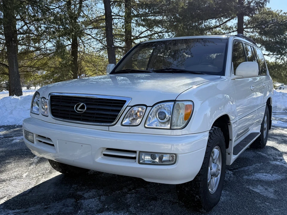 1999 Lexus LX 2nd Gen - Image 22 of 31