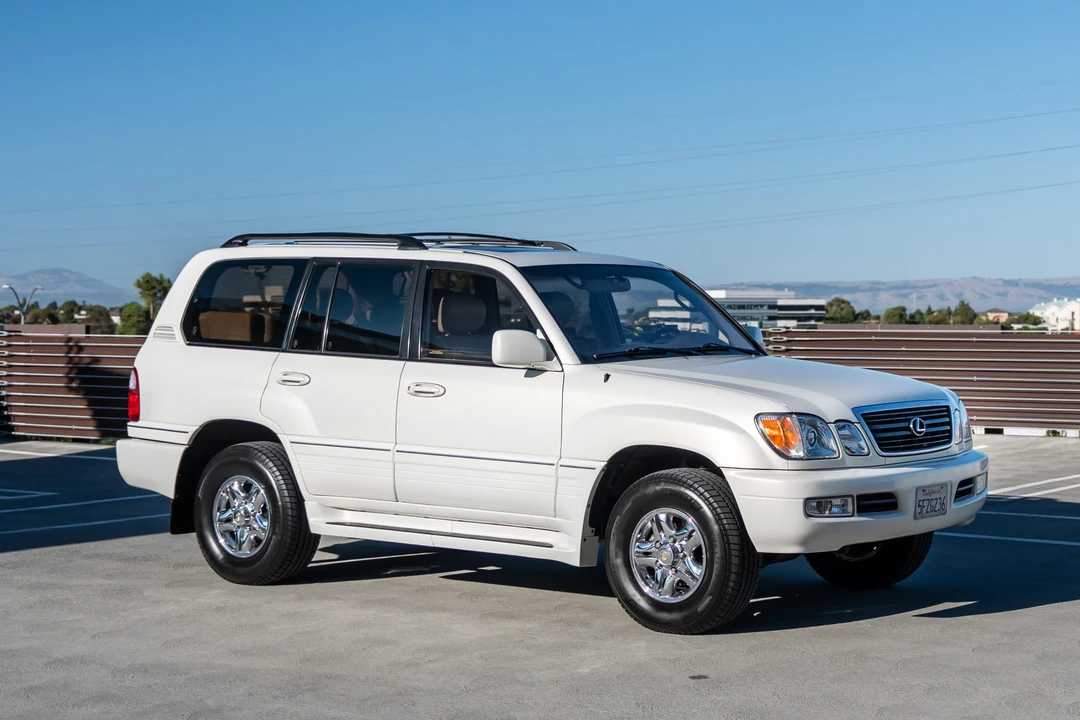 1999 Lexus LX 2nd Gen - Image 4 of 31