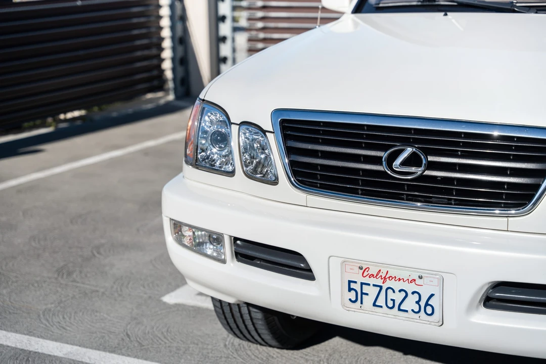 1999 Lexus LX 2nd Gen - Image 29 of 31