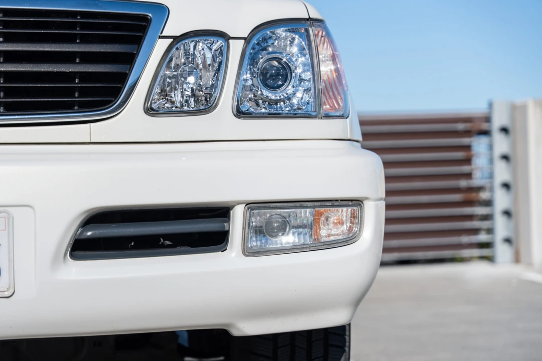 1999 Lexus LX 2nd Gen - Image 14 of 31