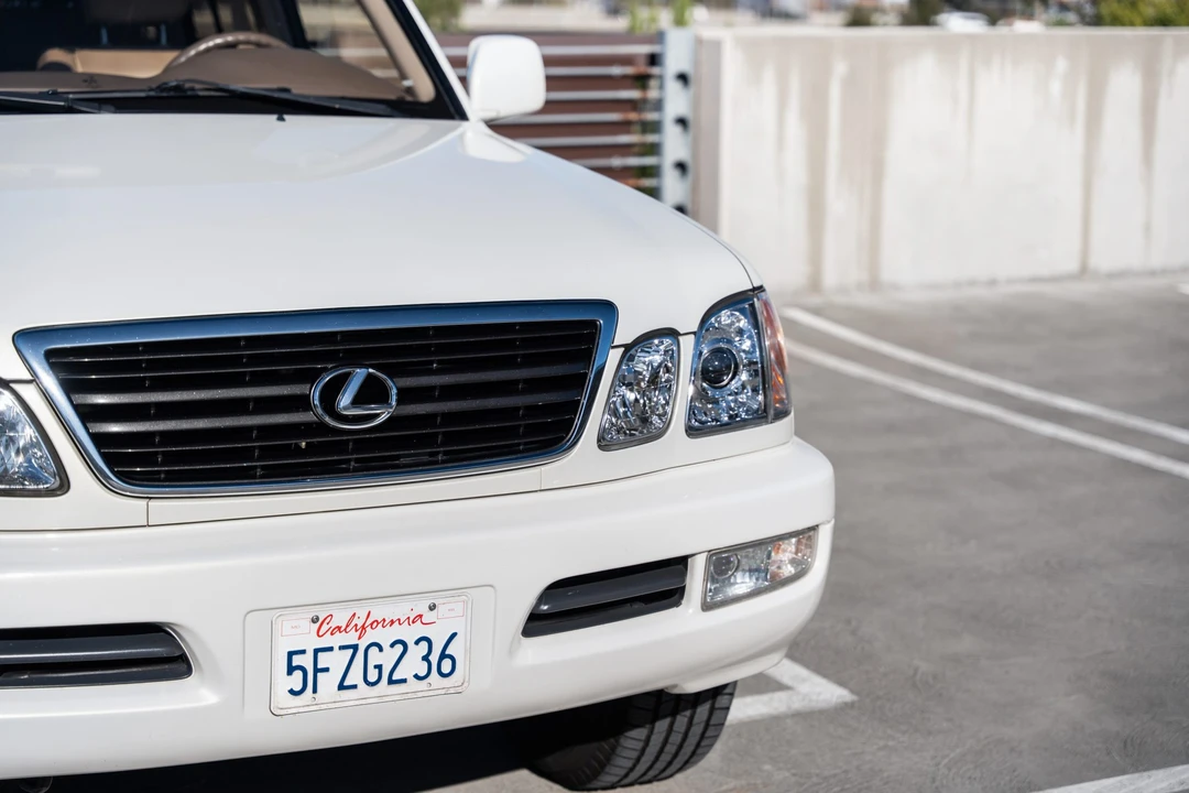 1999 Lexus LX 2nd Gen - Image 30 of 31