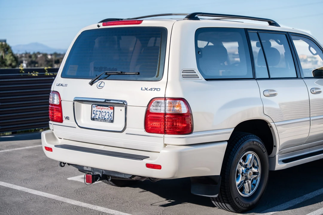 1999 Lexus LX 2nd Gen - Image 31 of 31