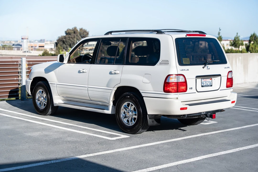 1999 Lexus LX 2nd Gen - Image 9 of 31