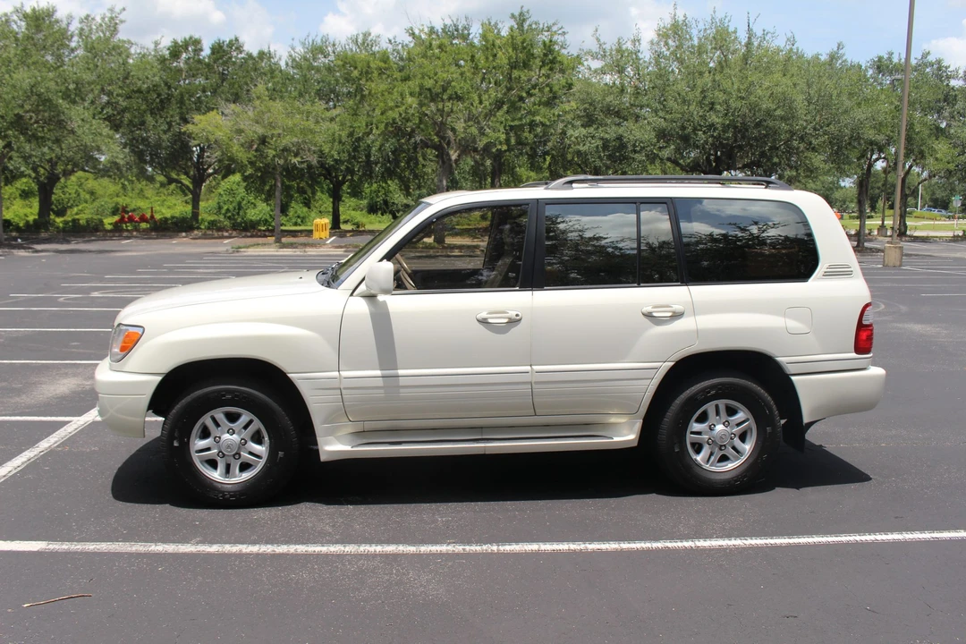 1999 Lexus LX 2nd Gen - Image 3 of 31