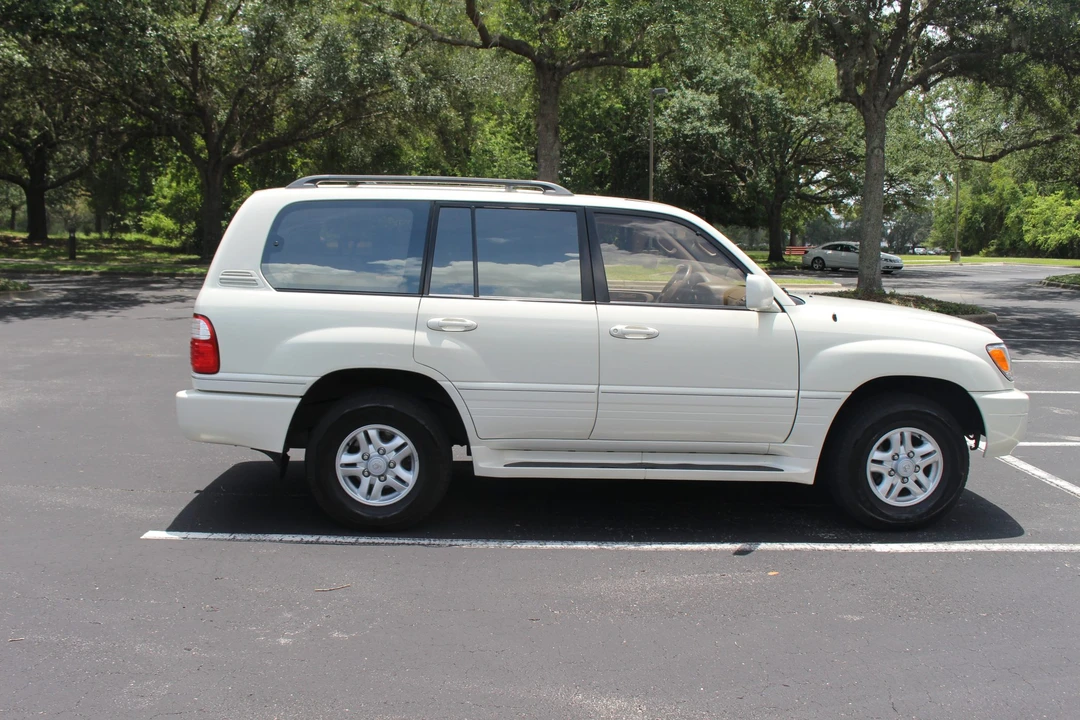 1999 Lexus LX 2nd Gen - Image 8 of 31