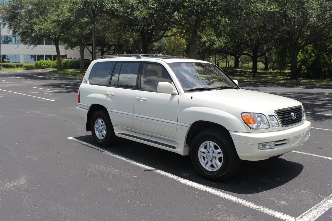 1999 Lexus LX 2nd Gen - Image 9 of 31