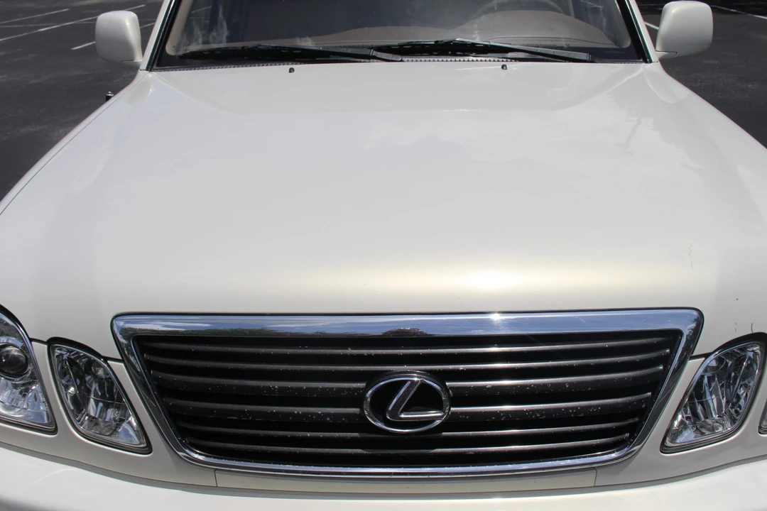 1999 Lexus LX 2nd Gen - Image 12 of 31
