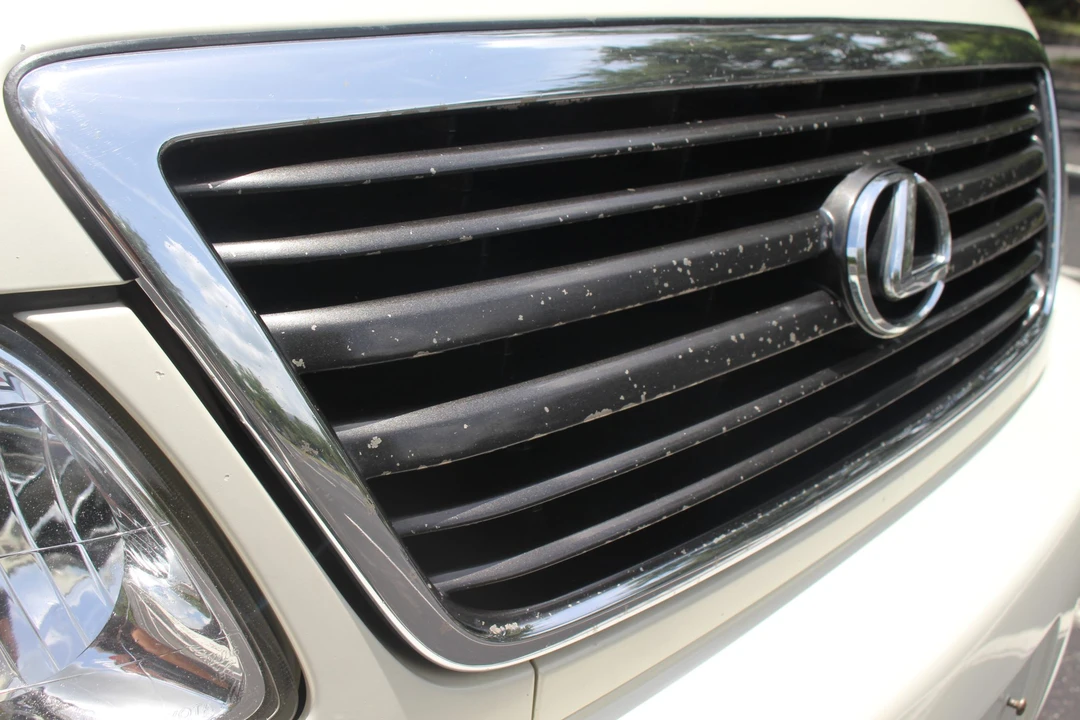 1999 Lexus LX 2nd Gen - Image 14 of 31
