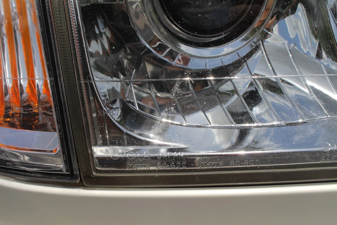 1999 Lexus LX 2nd Gen - Image 19 of 31