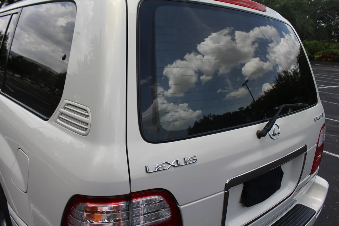 1999 Lexus LX 2nd Gen - Image 27 of 31