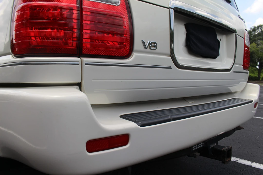 1999 Lexus LX 2nd Gen - Image 30 of 31