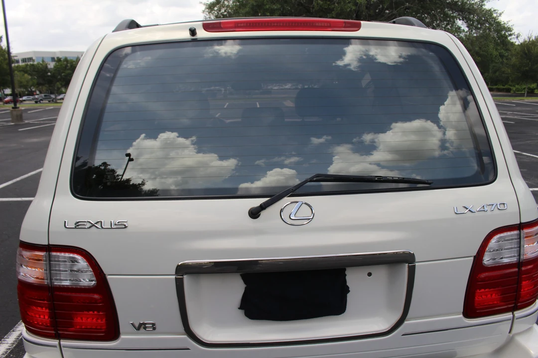 1999 Lexus LX 2nd Gen - Image 26 of 31