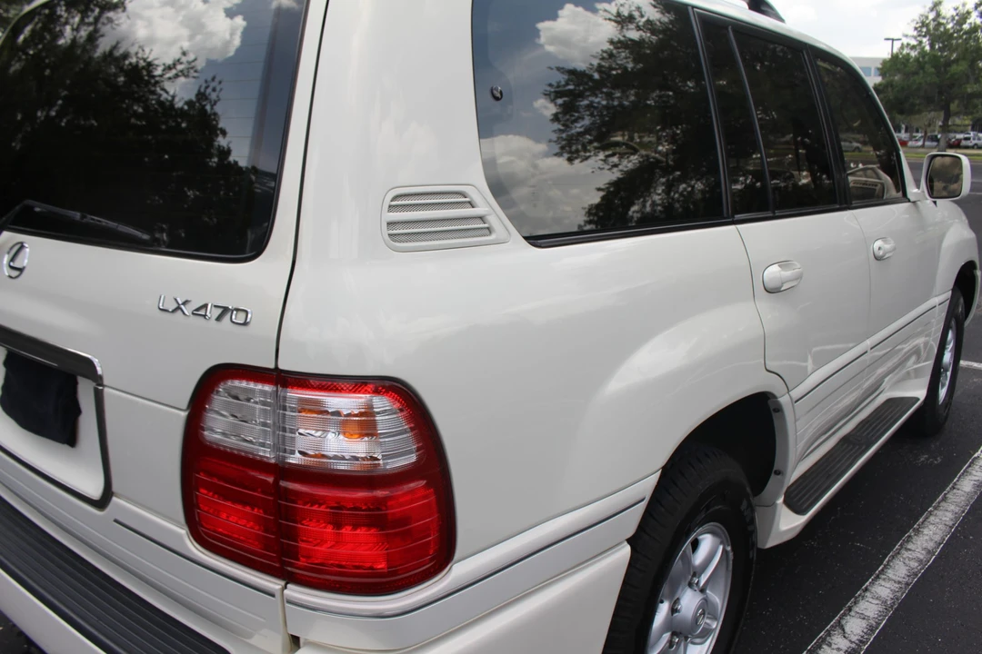 1999 Lexus LX 2nd Gen - Image 29 of 31