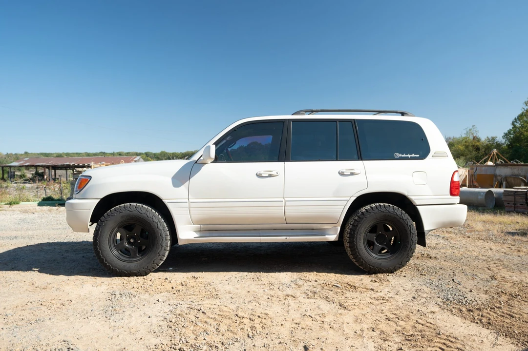 1999 Lexus LX 2nd Gen - Image 2 of 31