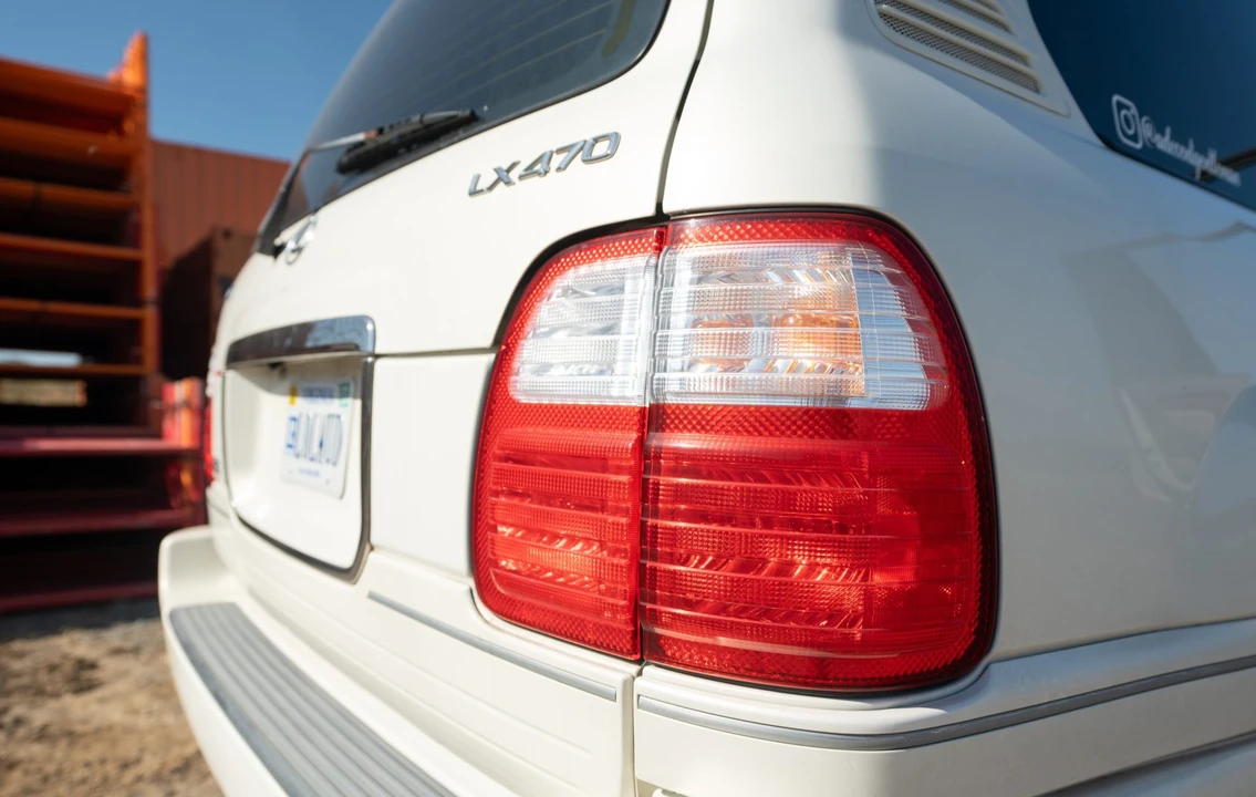 1999 Lexus LX 2nd Gen - Image 13 of 31