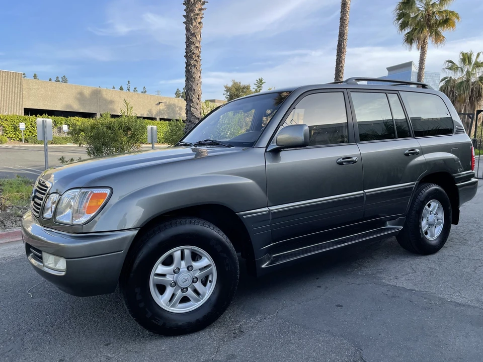 1999 Lexus LX 2nd Gen - Image 3 of 31