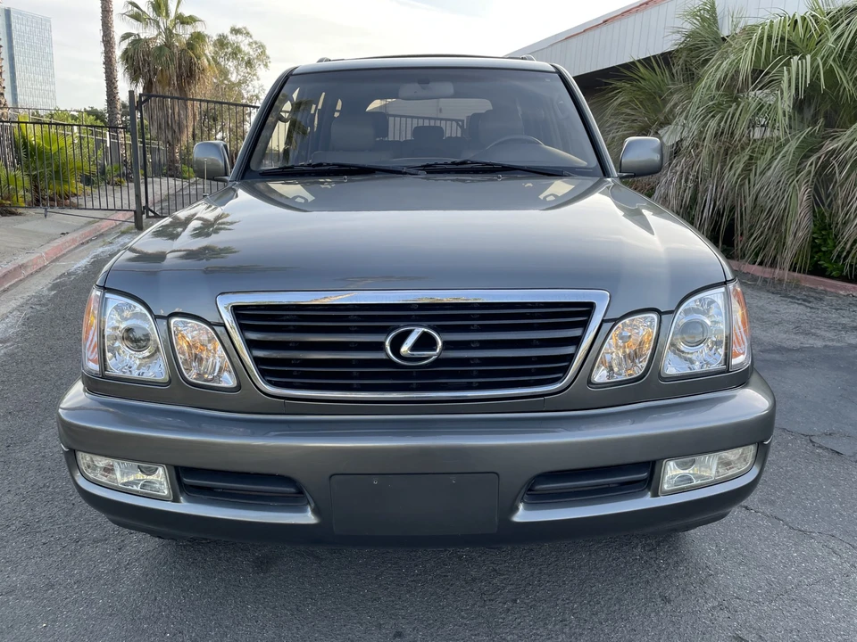 1999 Lexus LX 2nd Gen - Image 12 of 31