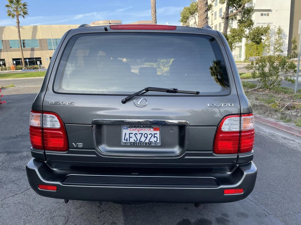 1999 Lexus LX 2nd Gen - Image 7 of 31