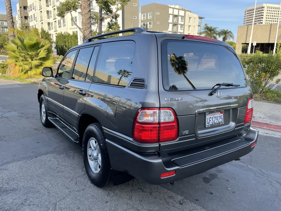 1999 Lexus LX 2nd Gen - Image 6 of 31