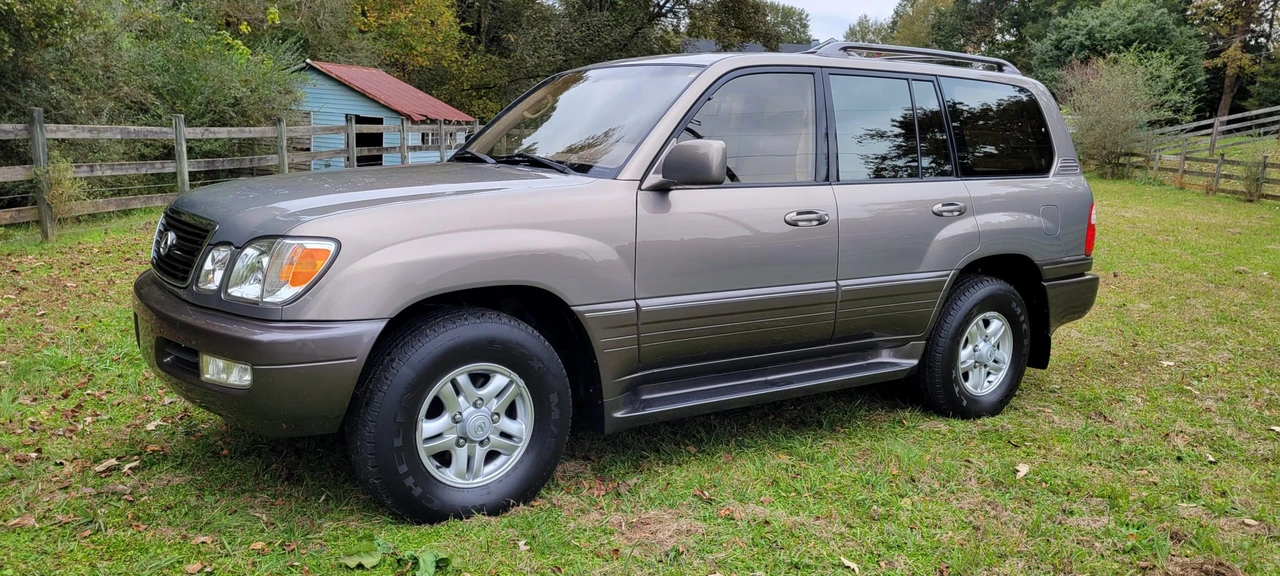 1999 Lexus LX 2nd Gen - Image 9 of 31