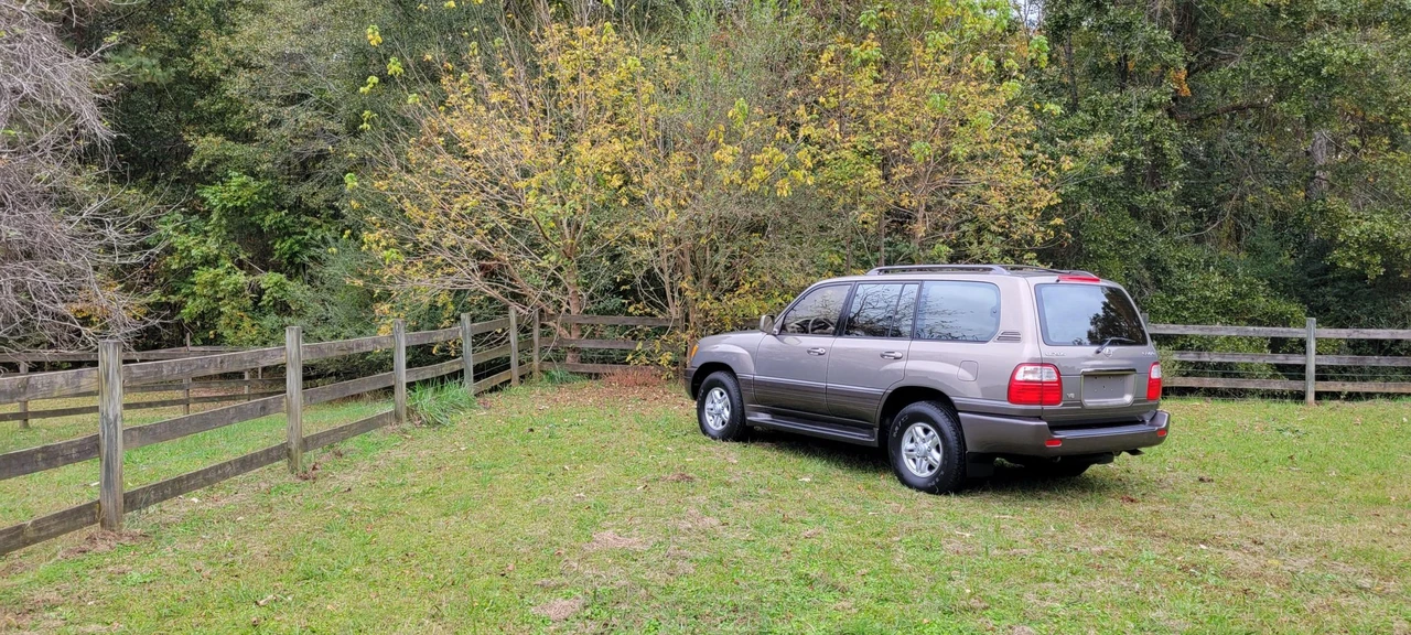 1999 Lexus LX 2nd Gen - Image 14 of 31