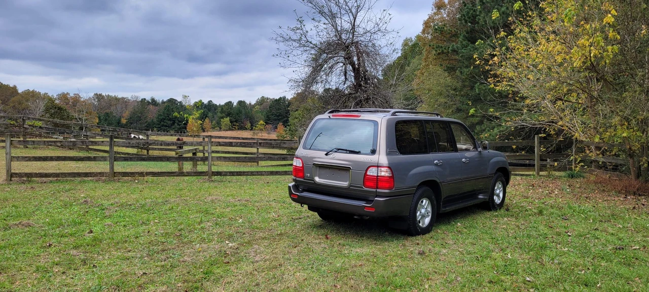 1999 Lexus LX 2nd Gen - Image 20 of 31