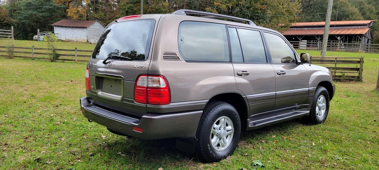1999 Lexus LX 2nd Gen - Image 21 of 31