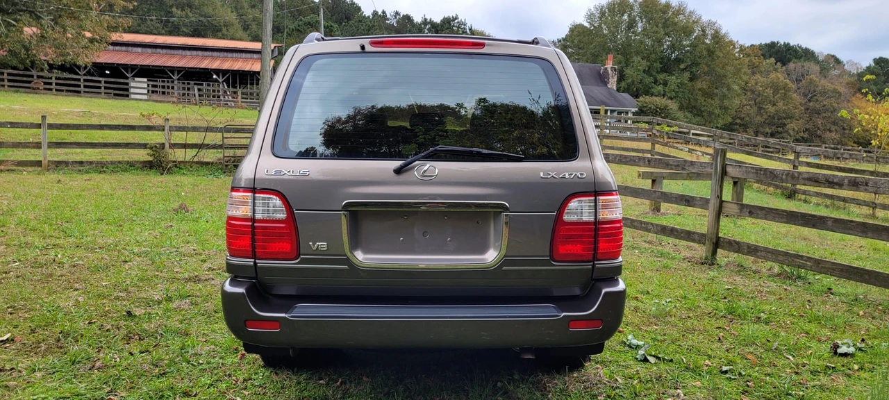 1999 Lexus LX 2nd Gen - Image 19 of 31